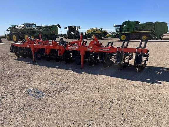 2019 Kuhn Krause Gladiator 1205 Equipment Image0