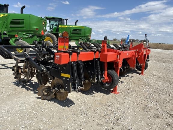 Image of Kuhn Krause Gladiator 1205M-830R equipment image 2