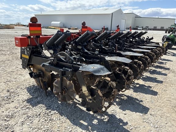 Image of Kuhn Krause Gladiator 1205M-830R equipment image 4