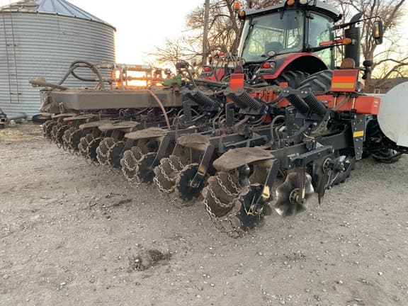 Image of Kuhn Krause Gladiator 1205M-830R equipment image 1