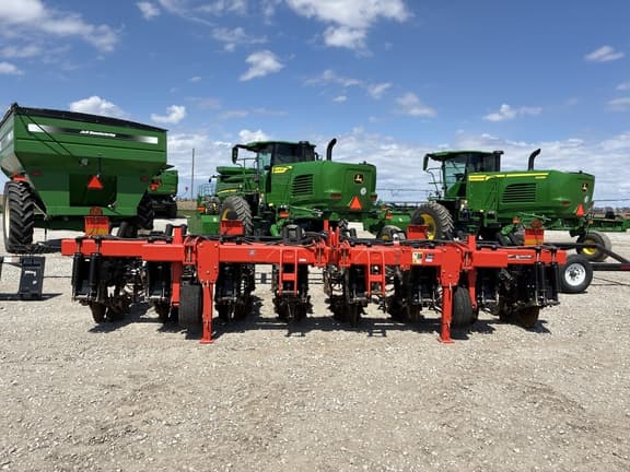 Image of Kuhn Krause Gladiator 1205M-830R equipment image 1