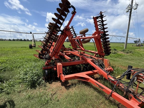 2019 Kuhn Krause Excelerator 8000 Equipment Image0
