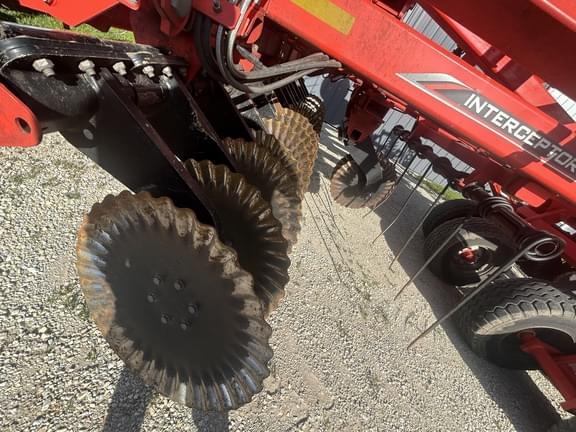 Image of Kuhn Krause Interceptor 8050 equipment image 1