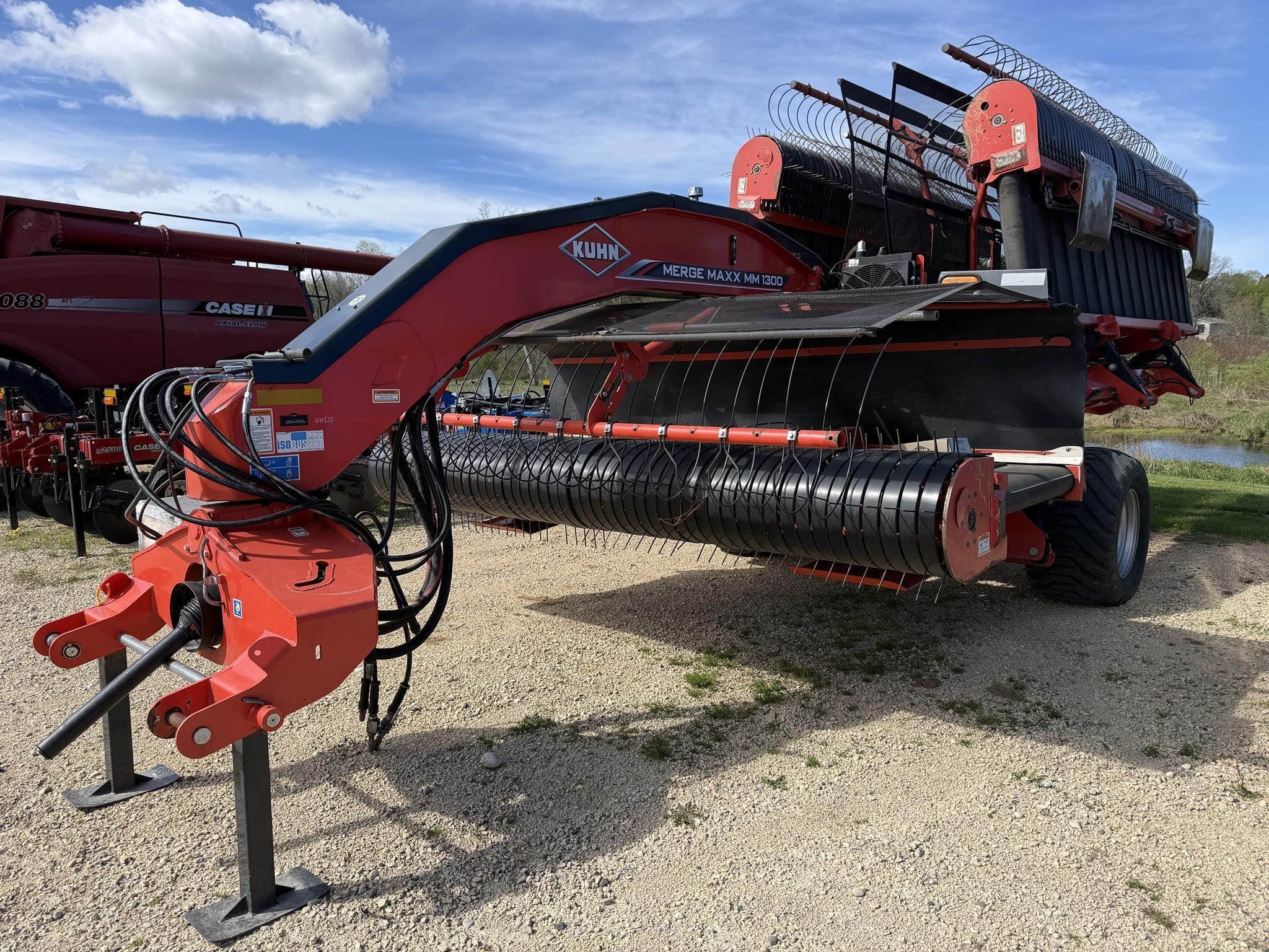 2019 Kuhn Merge-Maxx MM1300 Equipment Image0
