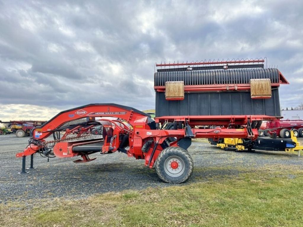 2019 Kuhn Merge-Maxx 1100 Equipment Image0