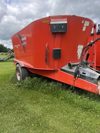 2019 Kuhn Knight Vertical Maxx VT 156 Equipment Image0
