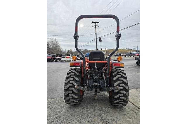 Image of Kubota L3901 equipment image 4