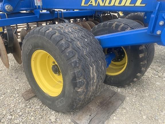 Image of Landoll 7530 equipment image 2