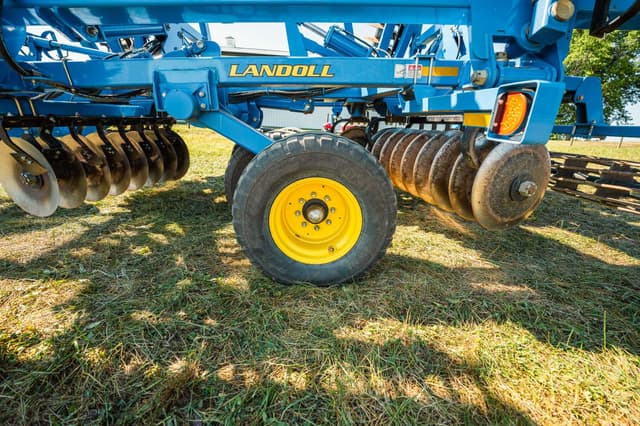 Image of Landoll 7530 equipment image 1