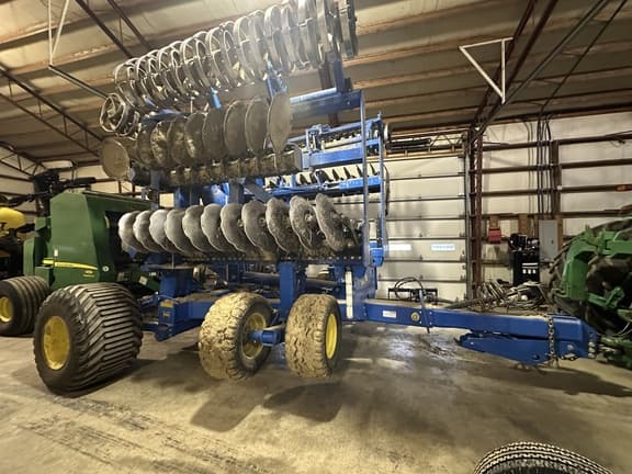 Image of Landoll 7833 equipment image 1