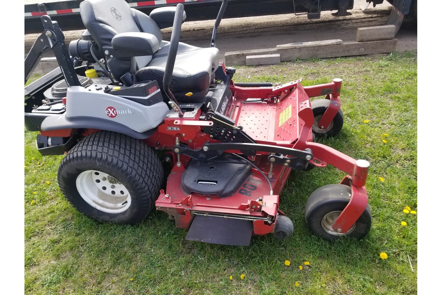 2019 Exmark Lazer Z Equipment Image0