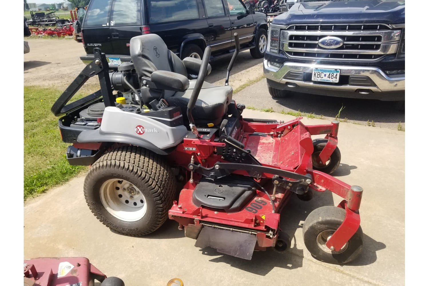 2019 Exmark Lazer Z Equipment Image0