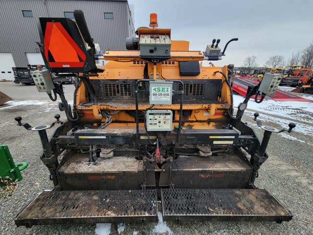 Image of LeeBoy 8520 equipment image 3