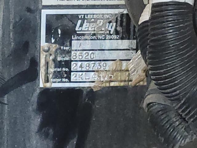 Image of LeeBoy 8520 equipment image 4