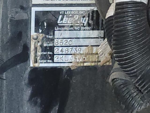 Image of LeeBoy 8520 equipment image 4
