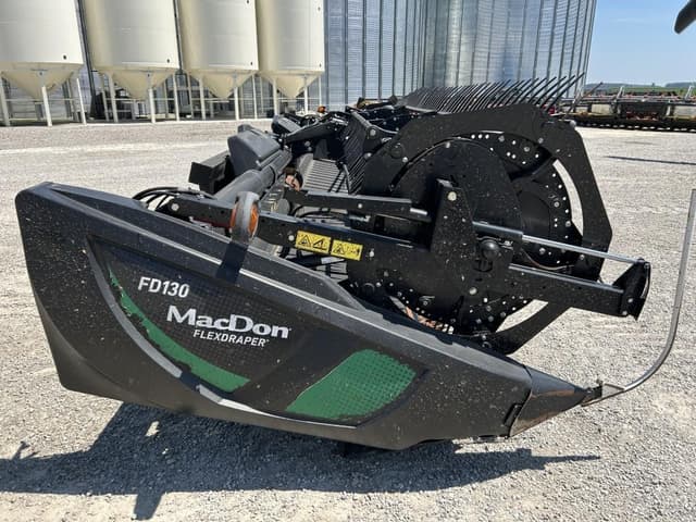 Image of MacDon FD130 equipment image 3