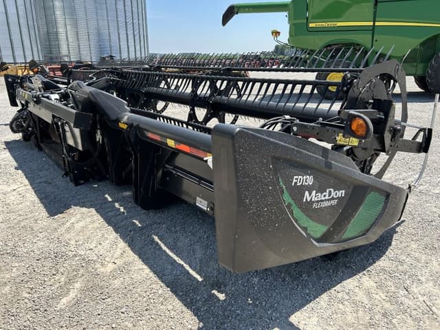 Image of MacDon FD130 equipment image 4