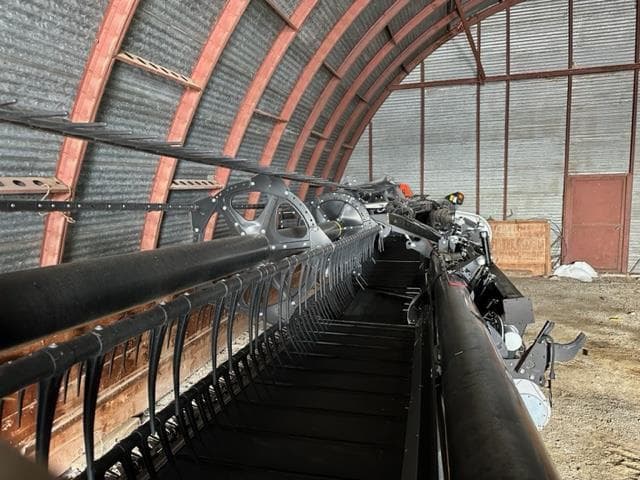 Image of MacDon FD135 equipment image 4