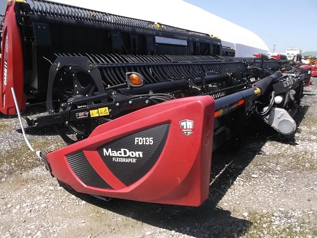 Image of MacDon FD135 equipment image 3
