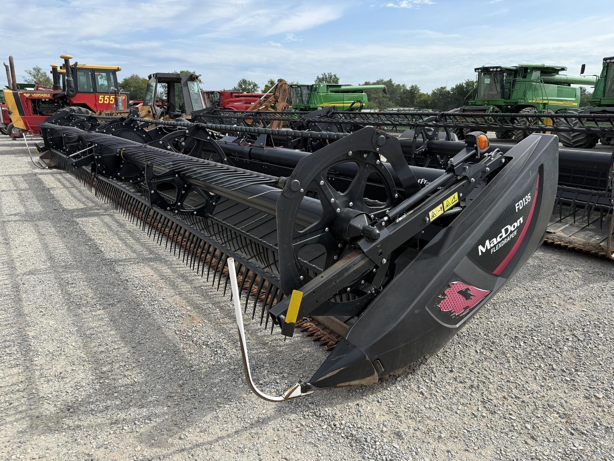 2019 MacDon FD135 Equipment Image0