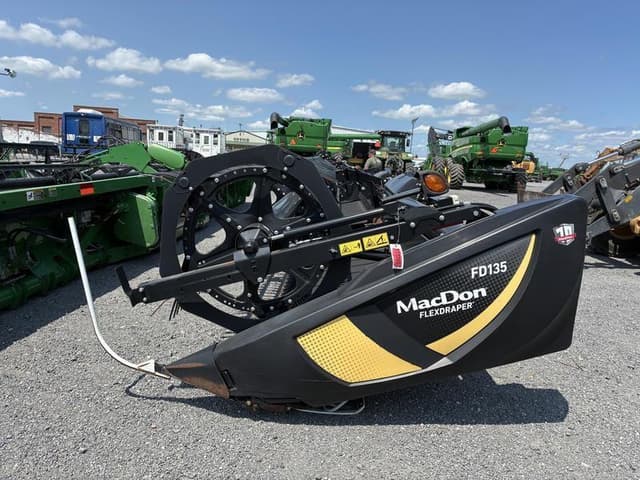 Image of MacDon FD135 equipment image 2