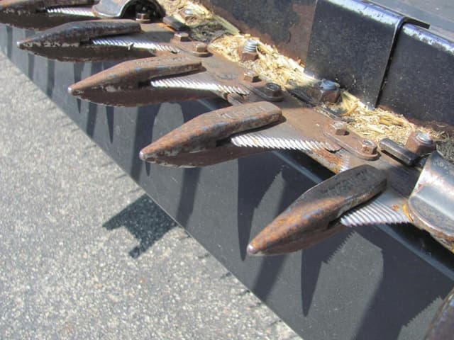 Image of MacDon FD135 equipment image 3
