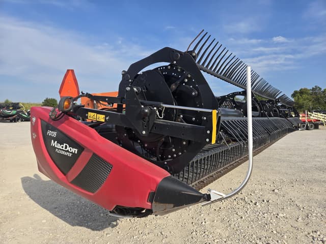 Image of MacDon FD135 equipment image 1