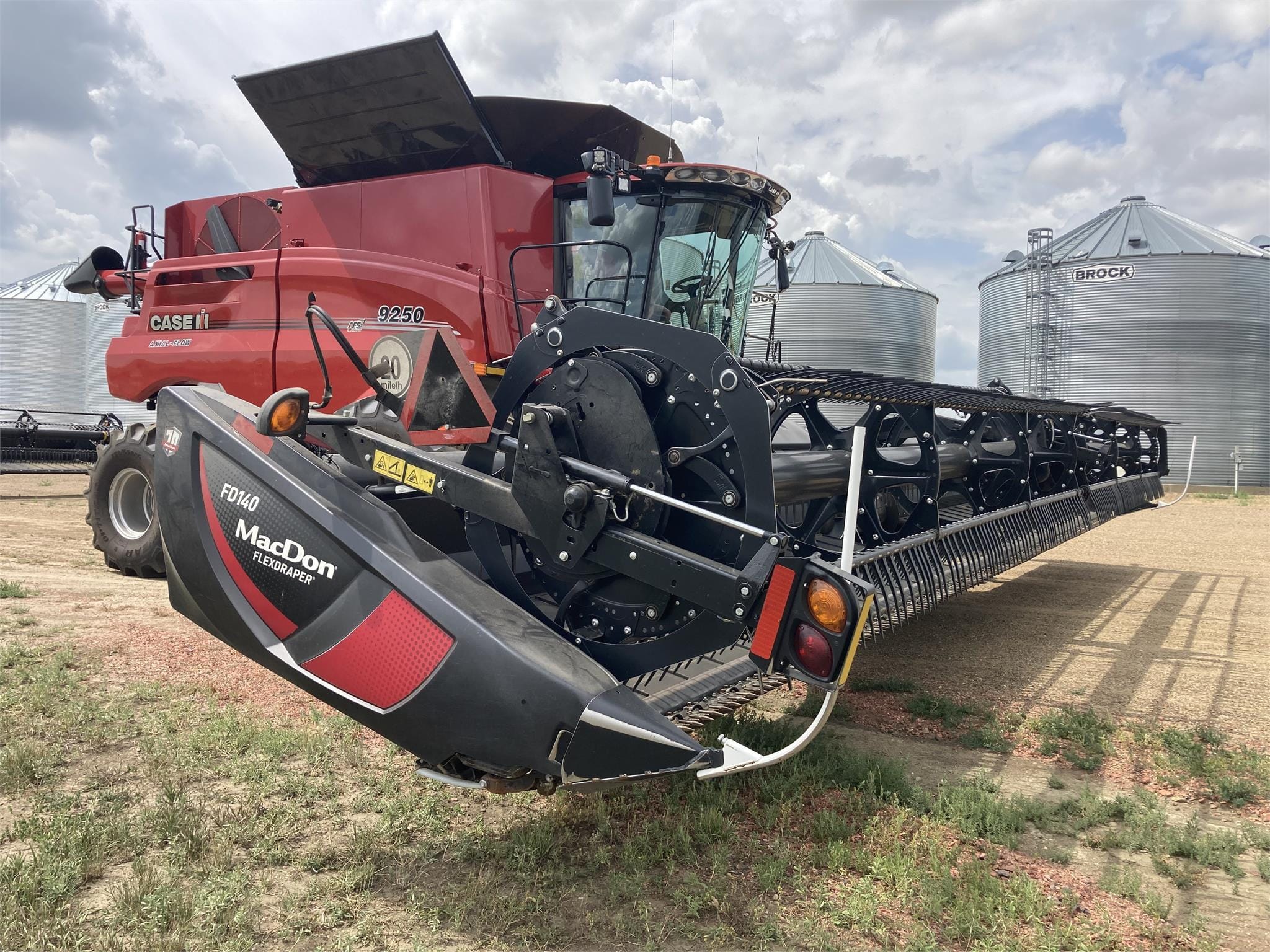 2019 MacDon FD140 Equipment Image0