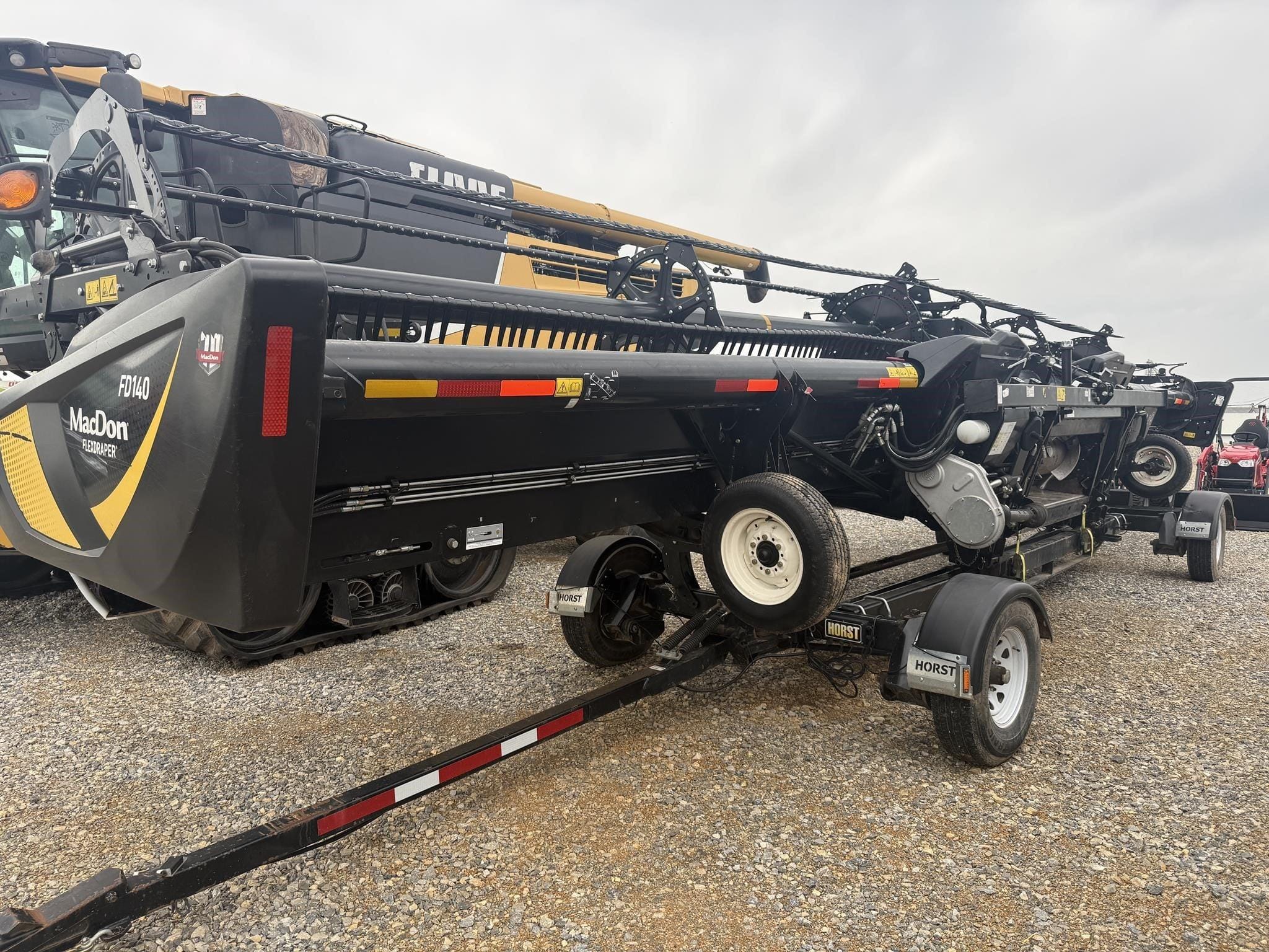 2019 MacDon FD140 Equipment Image0
