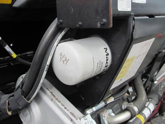 Image of MacDon FD140 equipment image 3