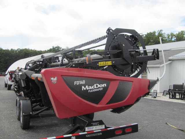 Image of MacDon FD140 equipment image 2
