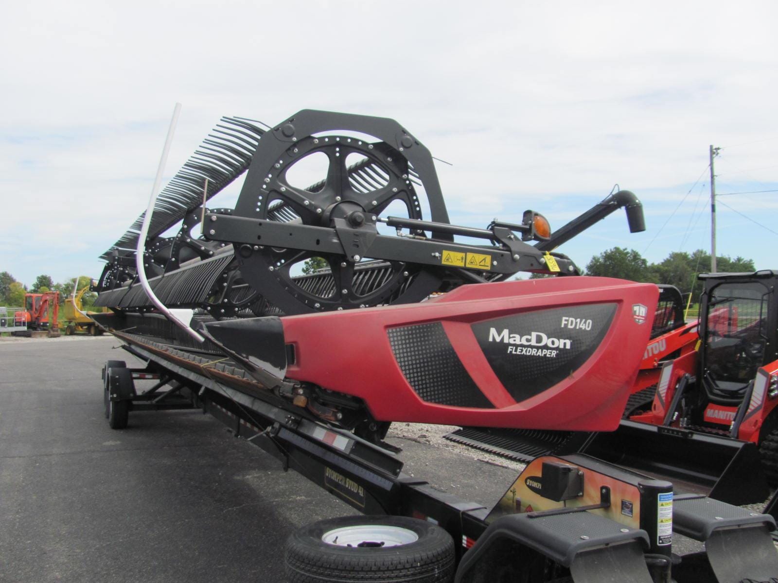 2019 MacDon FD140 Equipment Image0