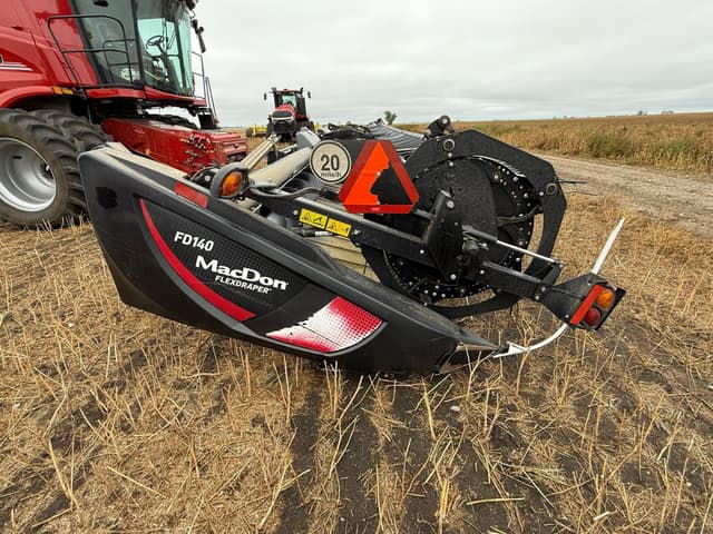 Image of MacDon FD140 equipment image 1