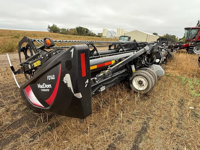 Image of MacDon FD140 equipment image 3