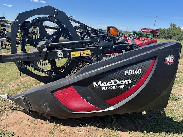 Image of MacDon FD140 equipment image 3