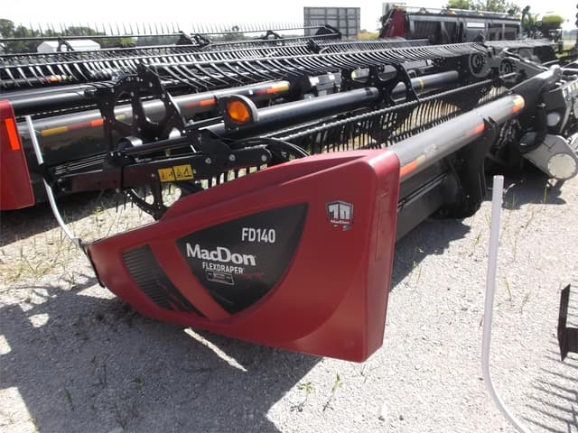 Image of MacDon FD140 equipment image 2
