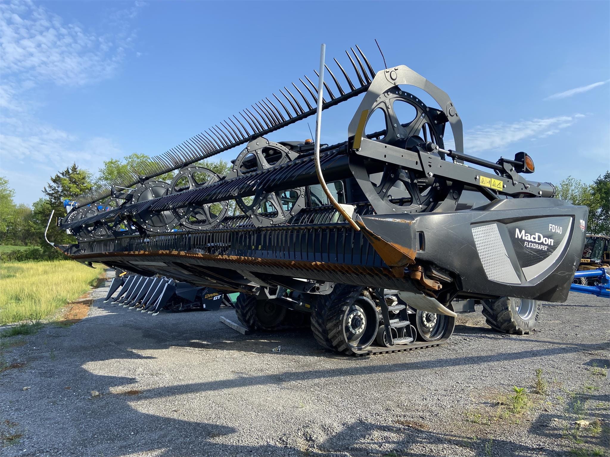 2019 MacDon FD140 Equipment Image0