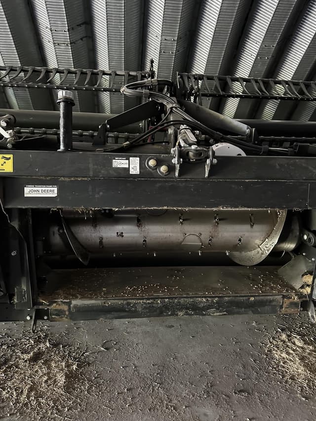 Image of MacDon FD140 equipment image 4