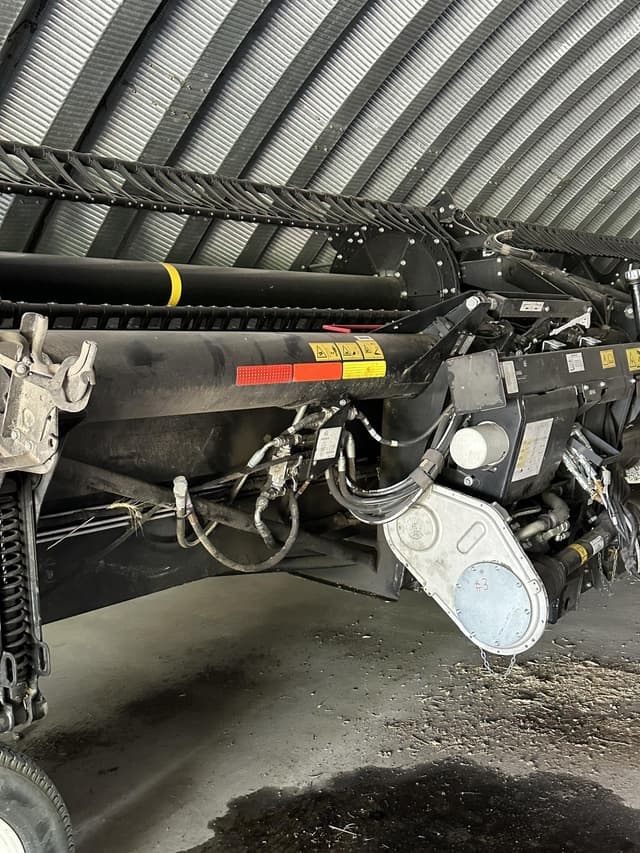 Image of MacDon FD140 equipment image 3
