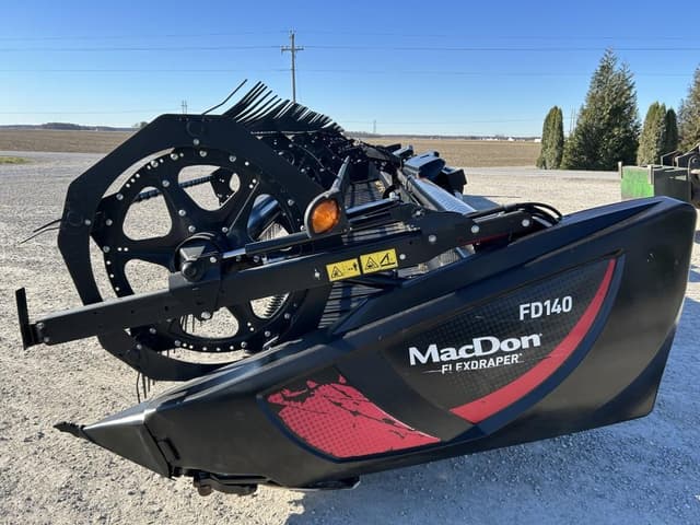 Image of MacDon FD140 equipment image 4