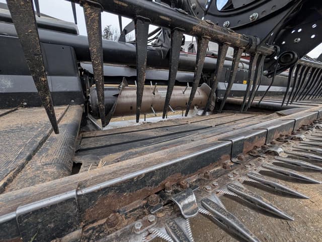 Image of MacDon FD140 equipment image 2