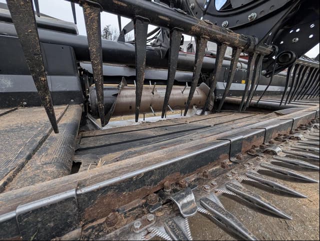 Image of MacDon FD140 equipment image 2