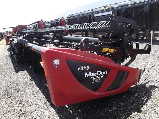 Image of MacDon FD140 equipment image 2