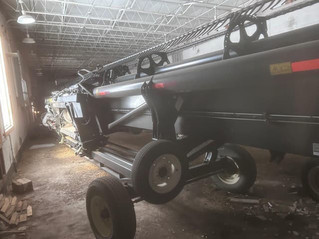 Image of MacDon FD145 equipment image 4