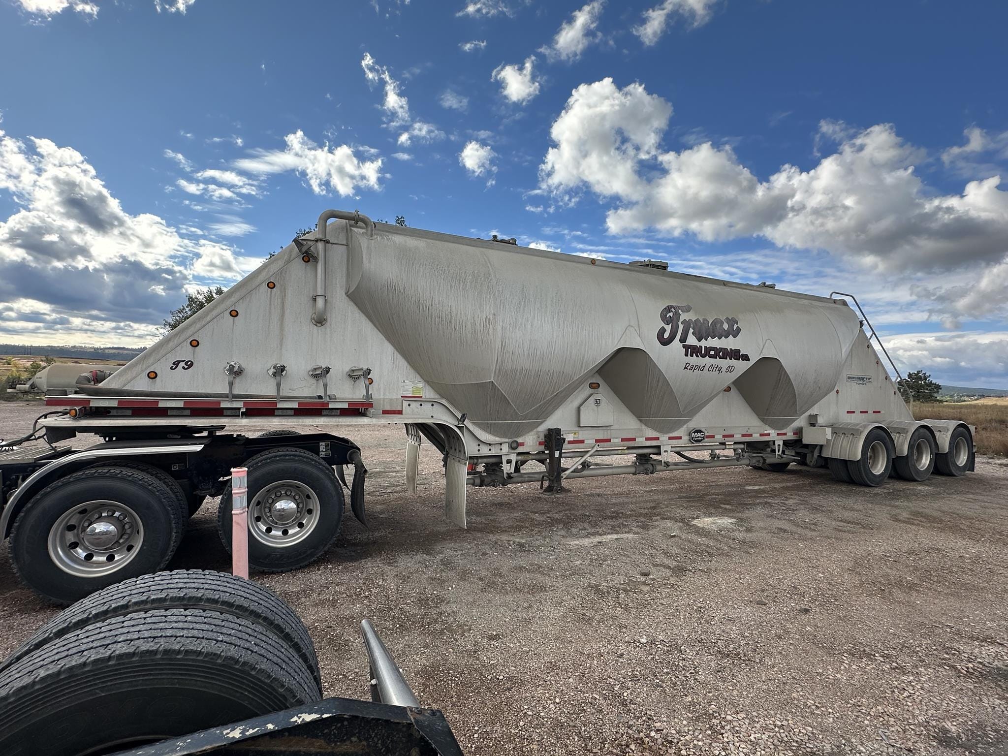 2019 Mac TR1250ATB Equipment Image0