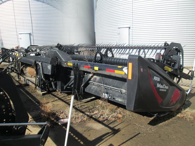 Image of MacDon FD130 equipment image 3