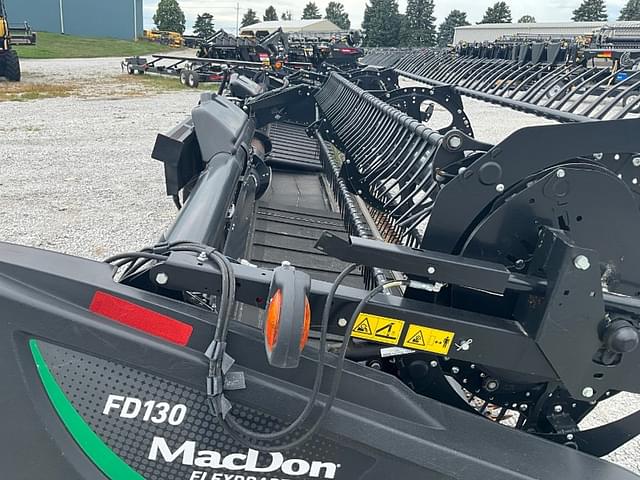 Image of MacDon FD130 equipment image 2