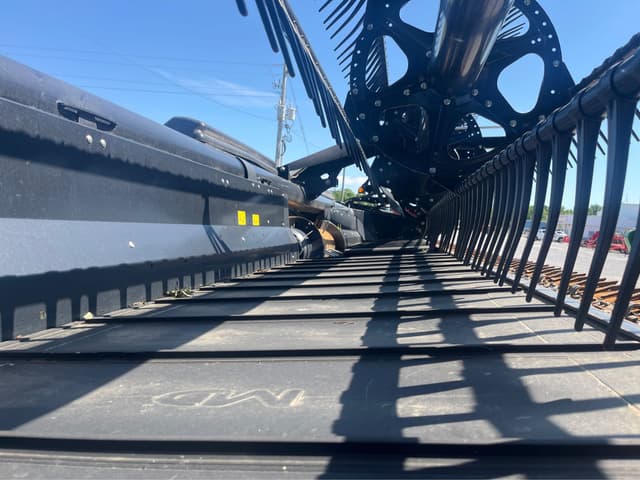 Image of MacDon FD130 equipment image 2