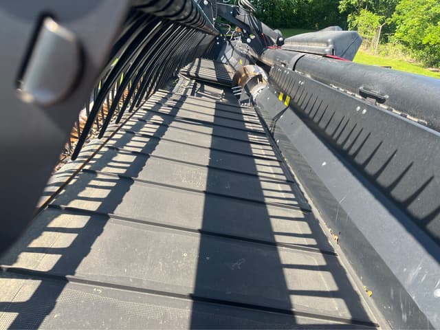 Image of MacDon FD130 equipment image 3