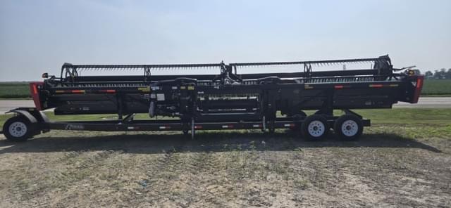 Image of MacDon FD135 equipment image 3